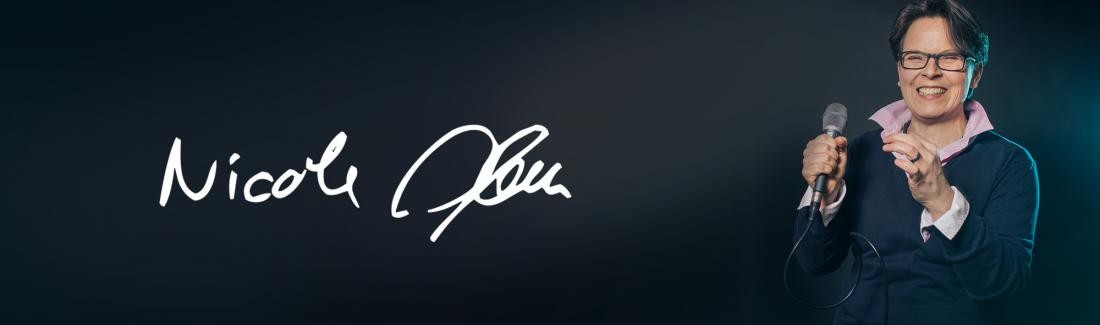 Unterschrift von Nicole Iben und Foto mit Mikrofon